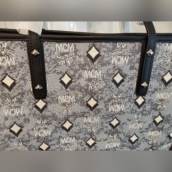 MCM Black and Gray Aren Tote - Picture 5 of 13